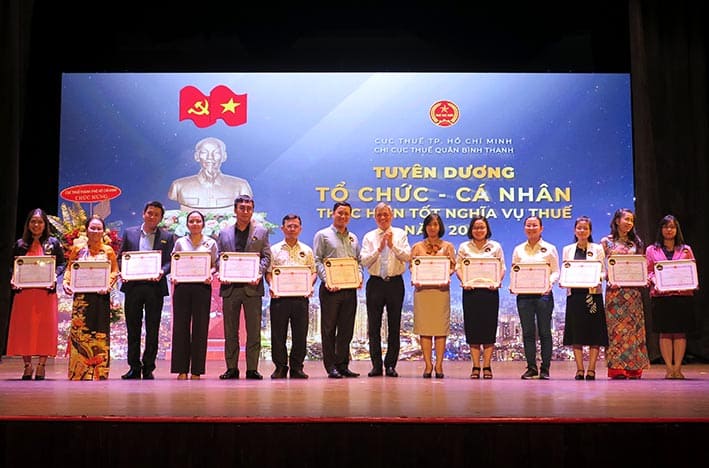 Công ty cổ phần thương mại Pan vinh dự nhận đón nhận bằng khen từ UBND Quận Bình Thạnh trong thực hiện trách nhiệm nộp thuế - 2